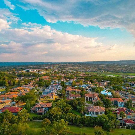 Blueberry Hill Hotel Roodepoort Exteriör bild